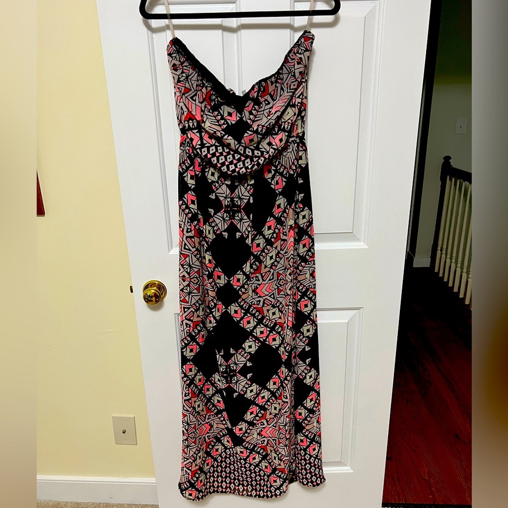 Black geometric patterned strapless maxi dress